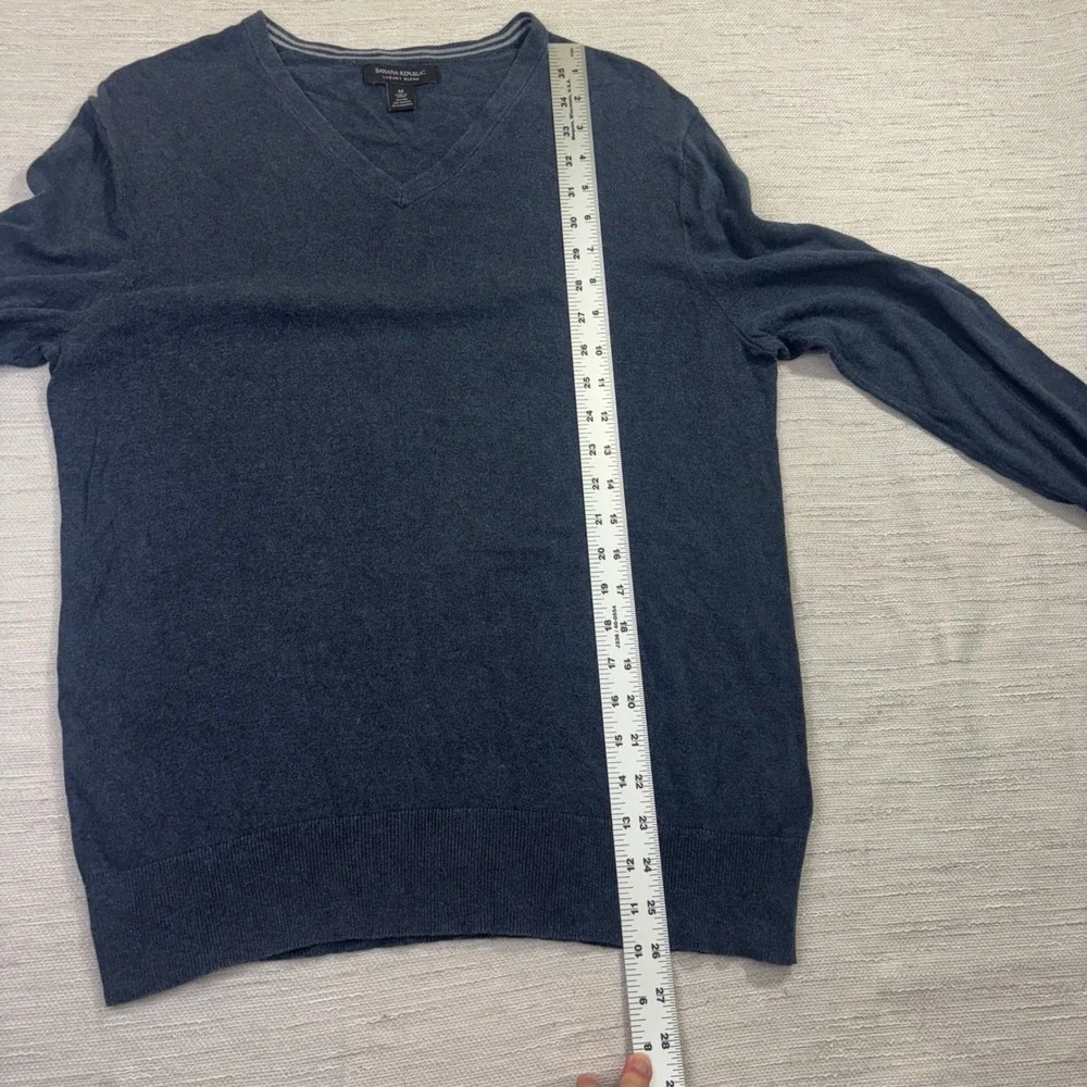 Banana Republic Mens Silk Cashmere Blend V-Neck Sweater Blue Heather Size Medium